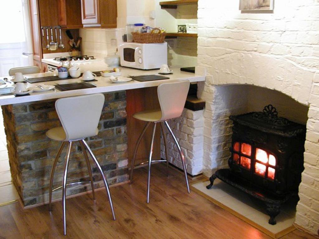 Dee & Steve'S B&B วินด์เซอร์ ภายนอก รูปภาพ